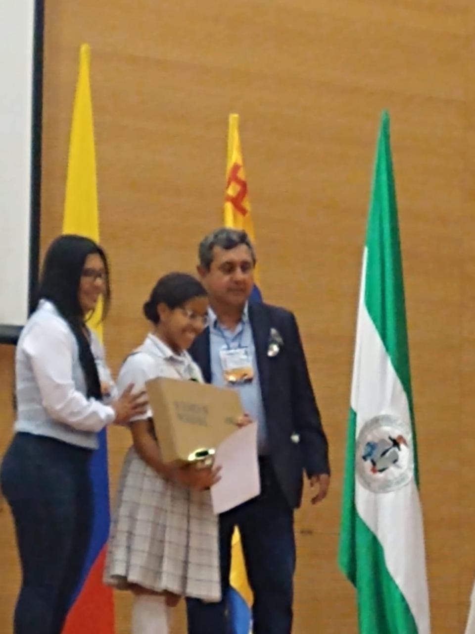 Primer lugar en las Olimpiadas Sidmonistas de Oratoria